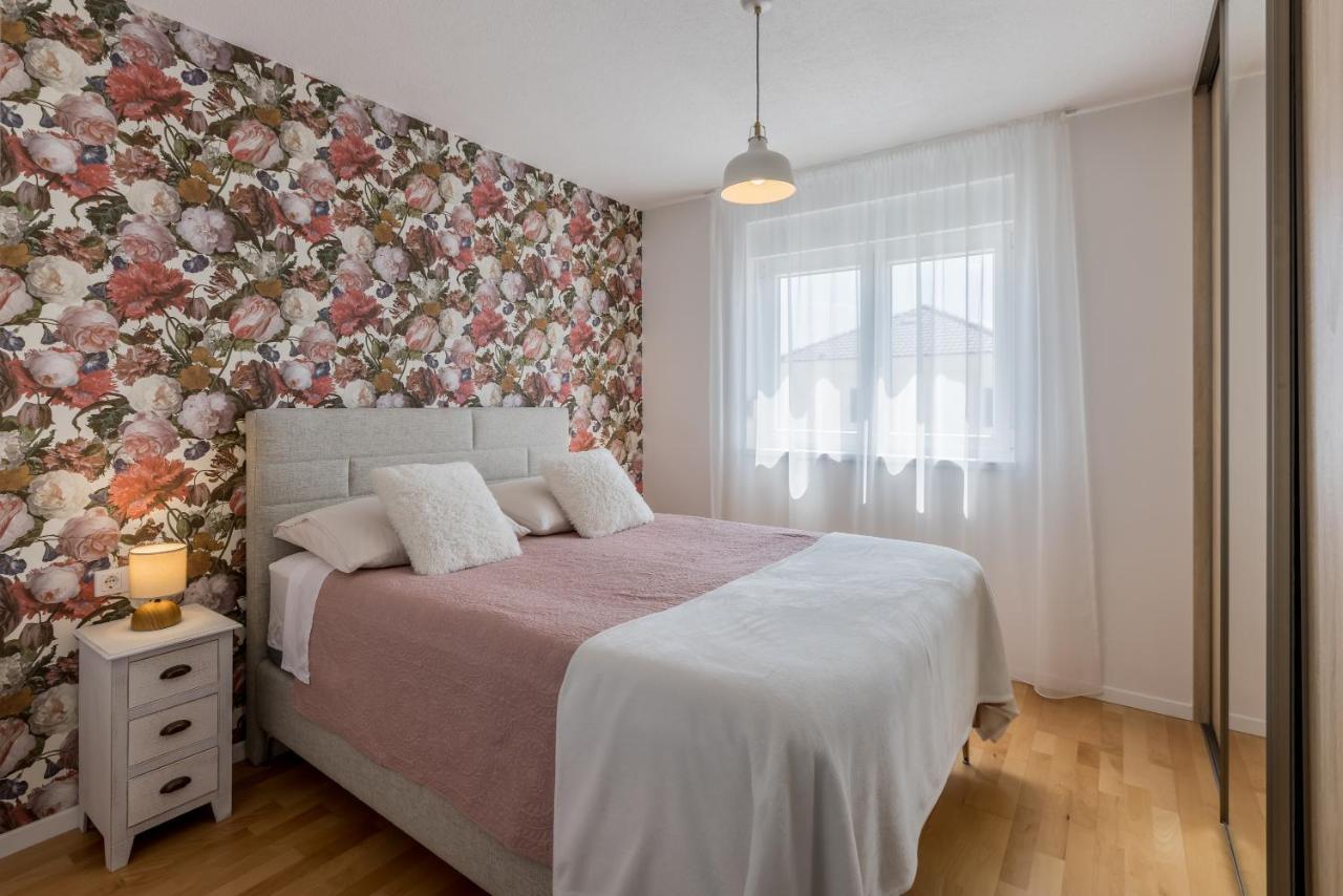 Apartment Vigo Kaštela エクステリア 写真