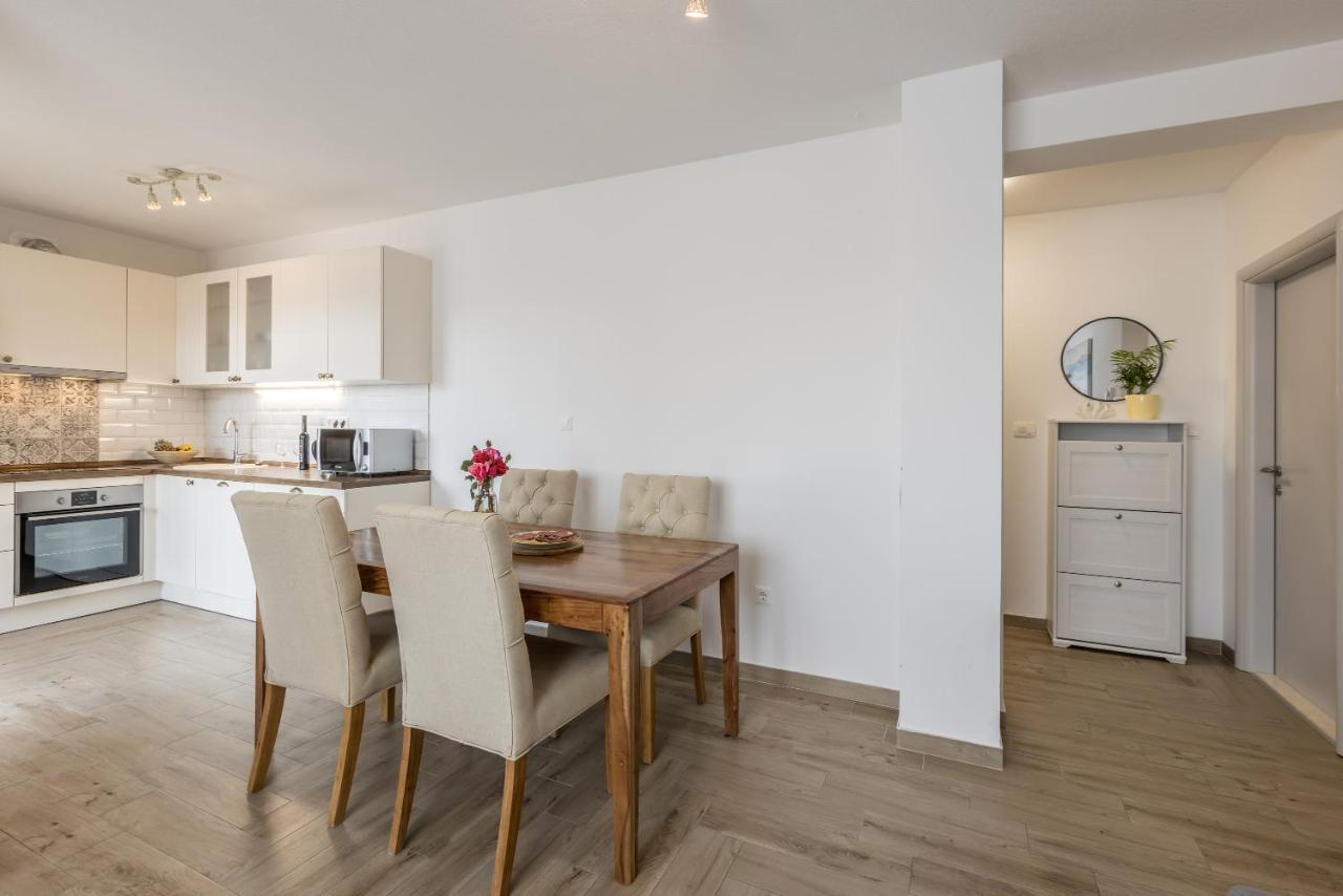 Apartment Vigo Kaštela エクステリア 写真